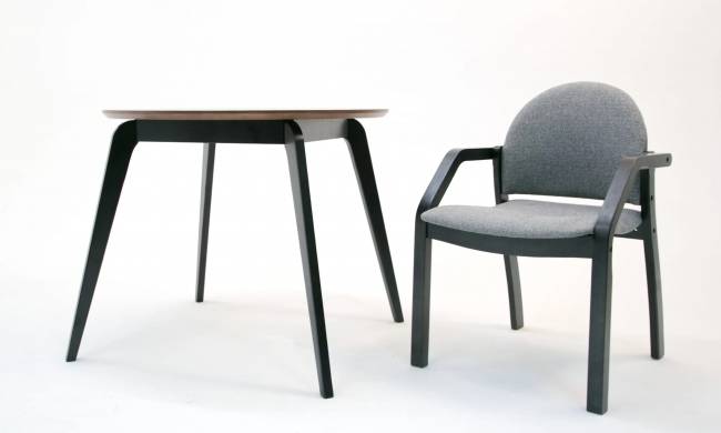 Стол Arki К 90 чёрный/орех