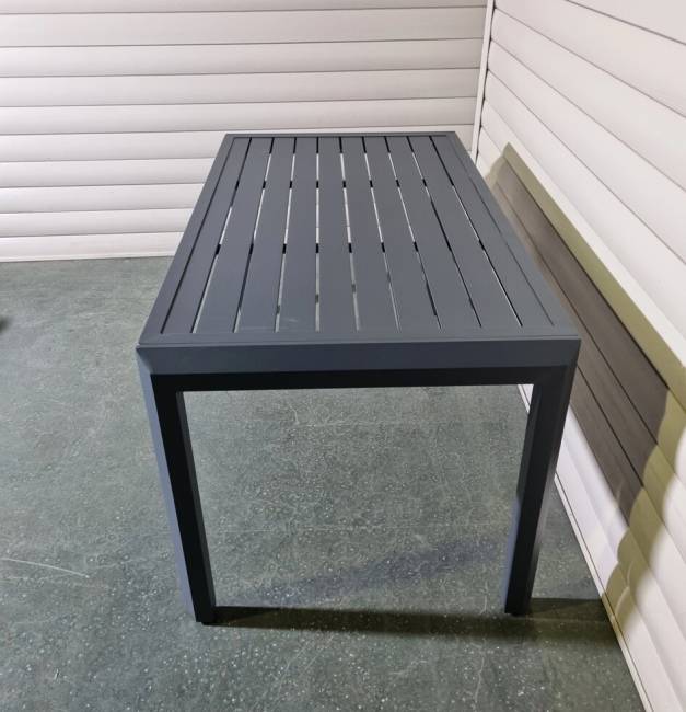 Угловой диван из алюминия Graphite Угловой диван из алюминия Graphite