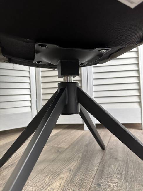 Стул LEROY 360 град. поворот Зеленый F07-003-01 / MONTECRISTO 8421 / черный каркас, ®DISAUR Стул LEROY 360 град. поворот Зеленый F07-003-01 / MONTECRISTO 8421 / черный каркас, ®DISAUR