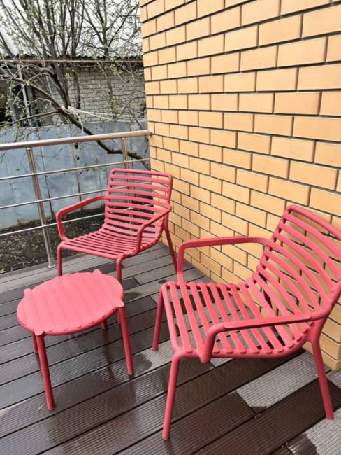 Столик пластиковый журнальный Doga марсала Ø500х400 мм Столик пластиковый журнальный Doga марсала Ø500х400 мм